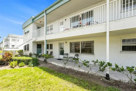 5216 81st Street N St Petersburg FL 33709