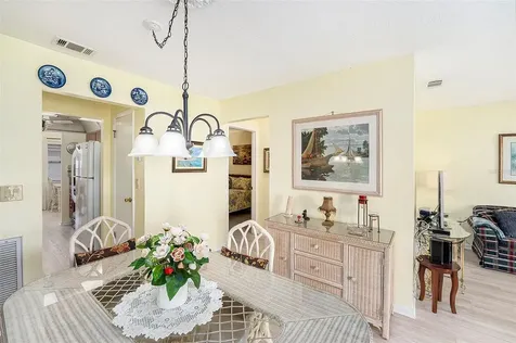 5216 81st Street N St Petersburg FL 33709