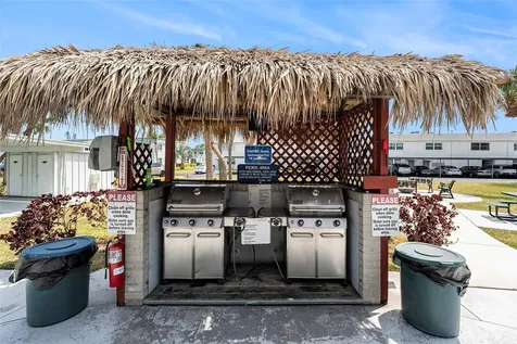 5216 81st Street N St Petersburg FL 33709