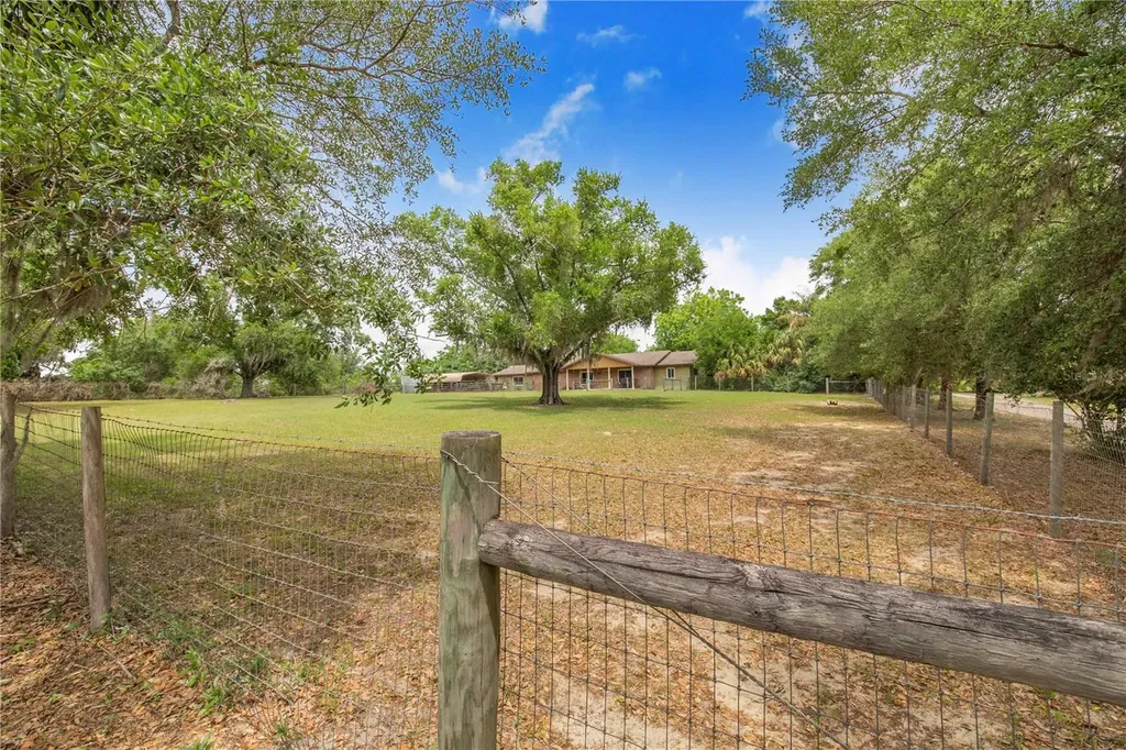 1616 Champagne Road Davenport FL 33837