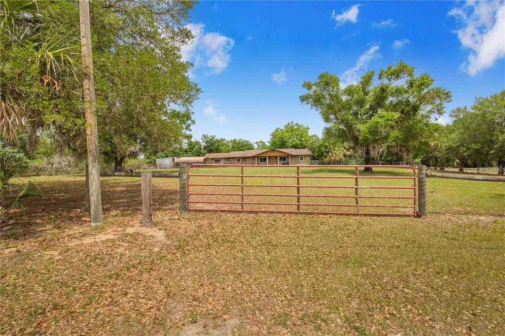 1616 Champagne Road Davenport FL 33837