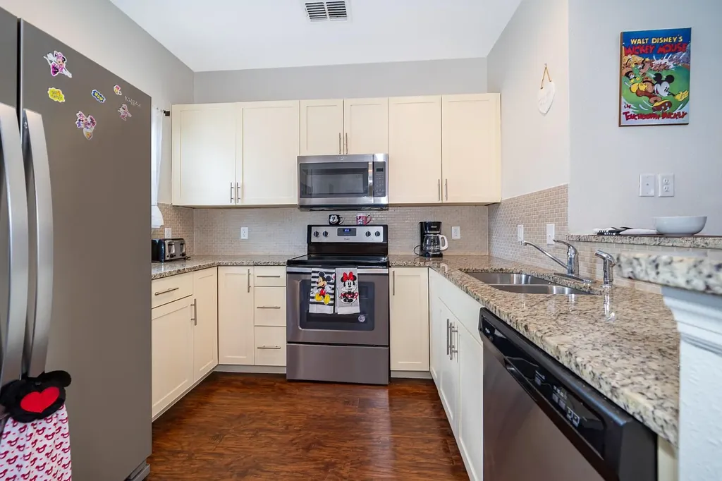 8913 W Shine Drive Kissimmee FL 34747