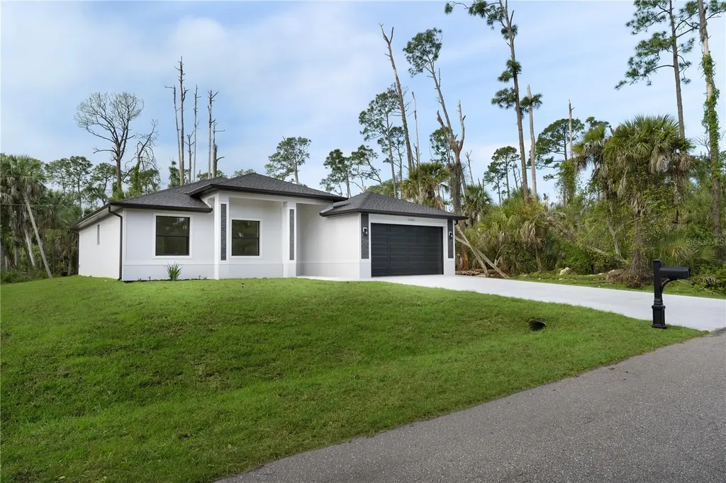17399 Vallybrook Avenue Port Charlotte FL 33954