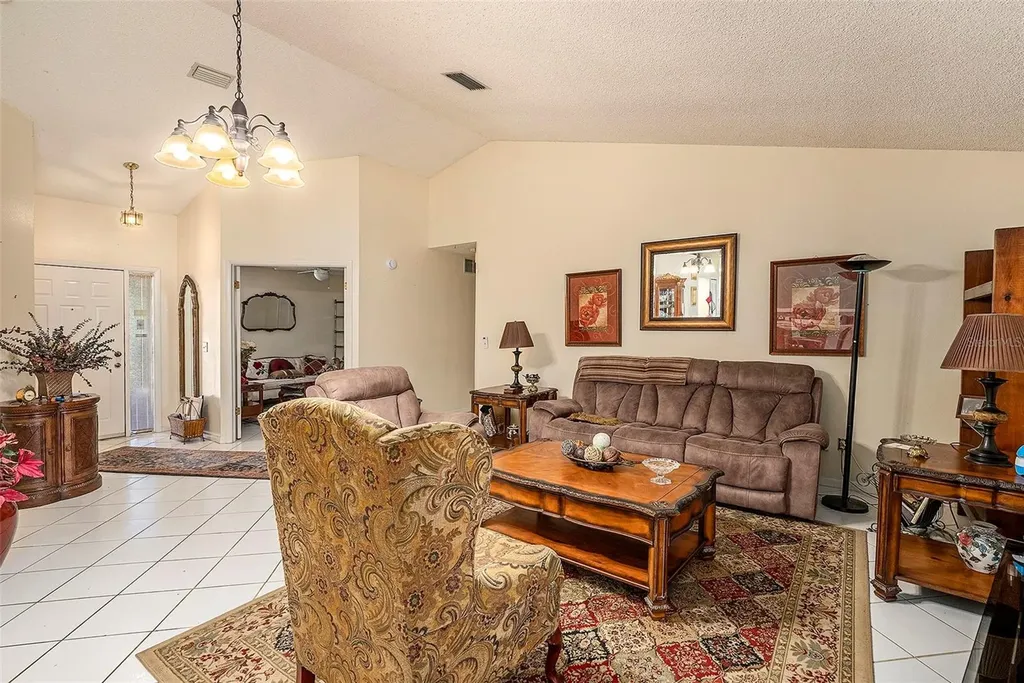 1606 Dusty Rose Lane Brandon FL 33510