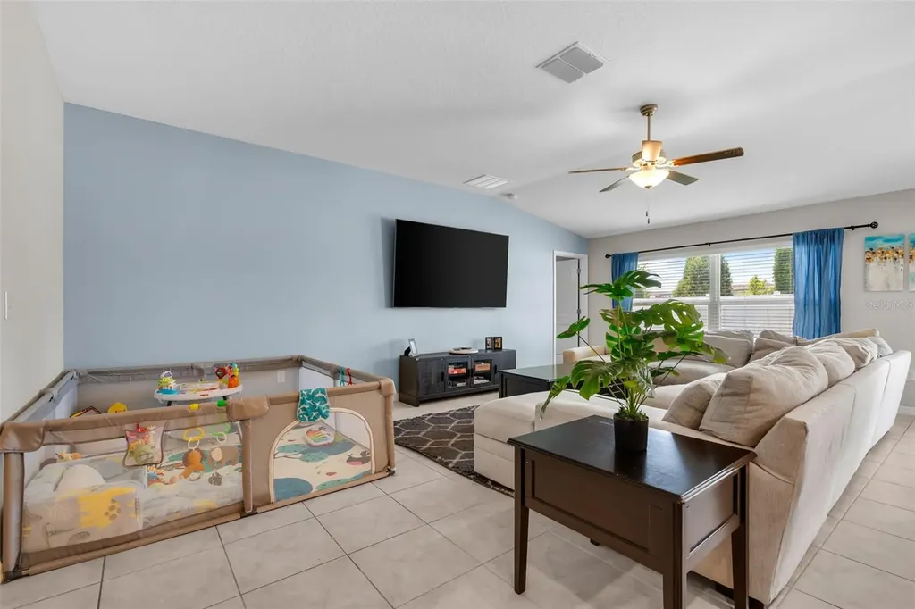 3806 Daisy Bloom Place Tampa FL 33619