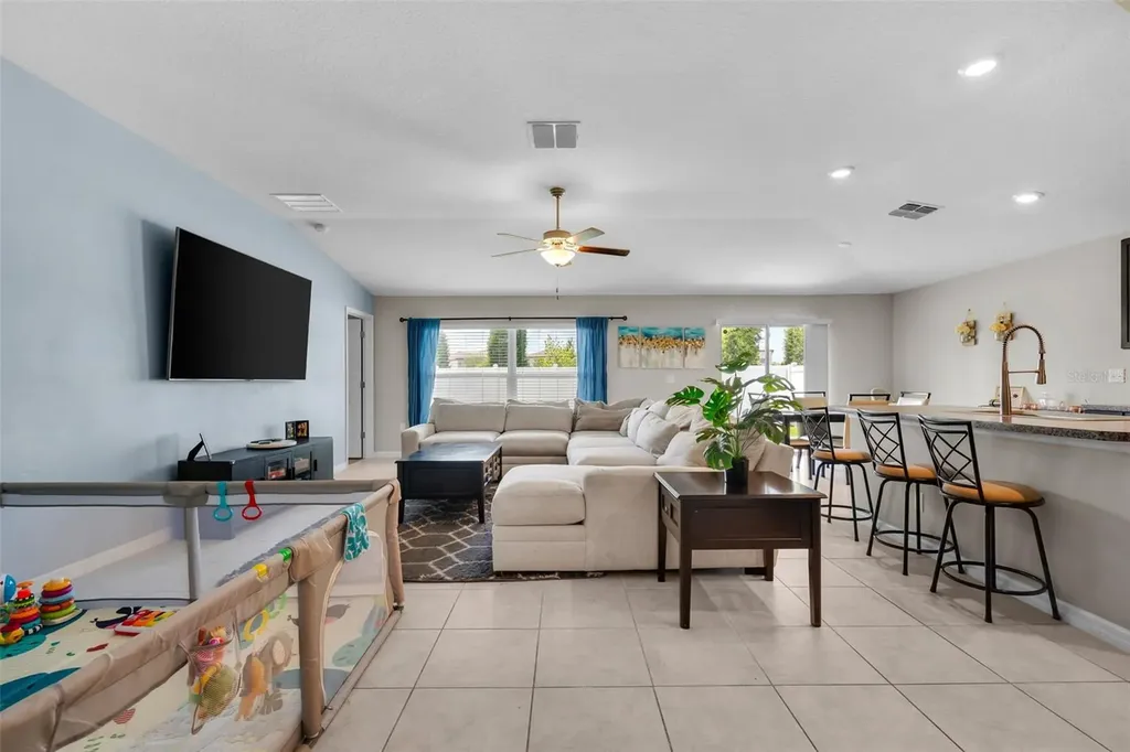 3806 Daisy Bloom Place Tampa FL 33619