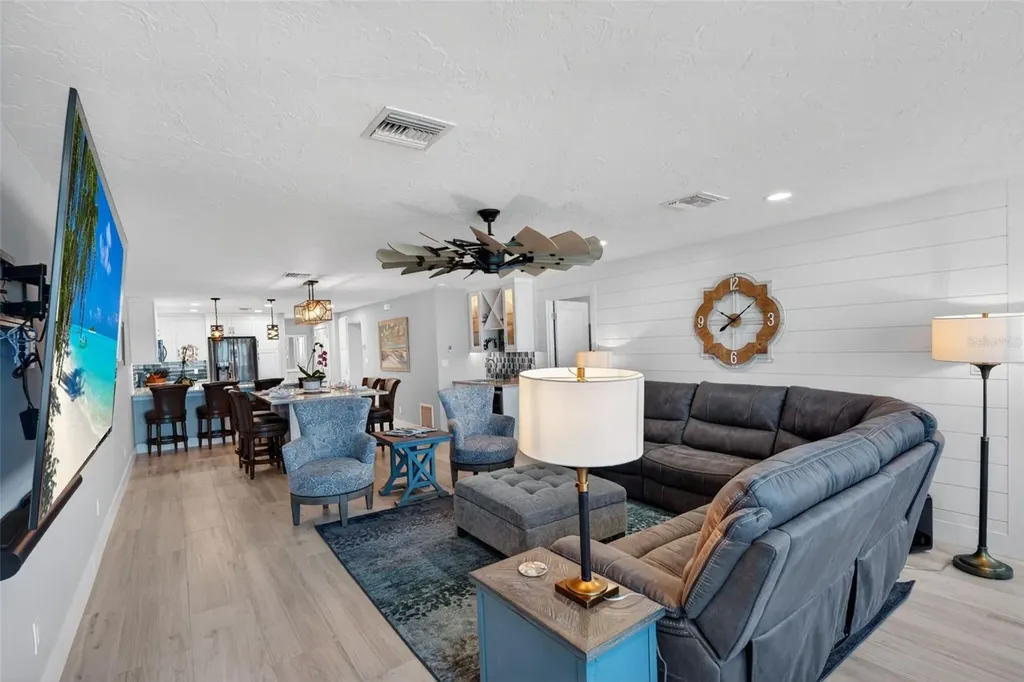 1080 W Peppertree Lane Sarasota FL 34242
