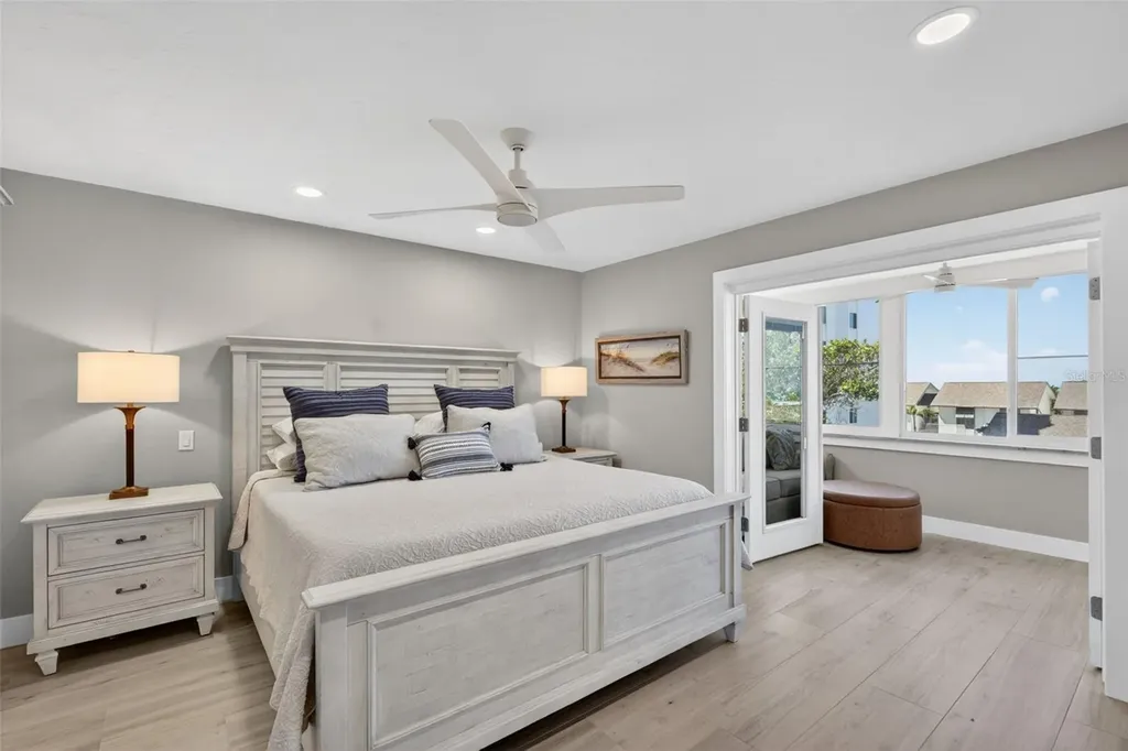 1080 W Peppertree Lane Sarasota FL 34242