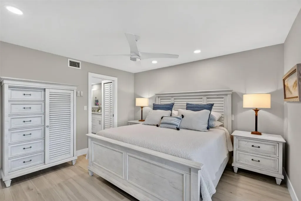 1080 W Peppertree Lane Sarasota FL 34242