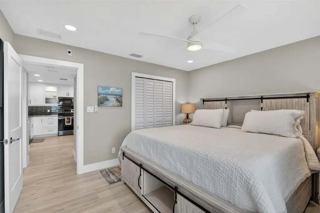 1080 W Peppertree Lane Sarasota FL 34242