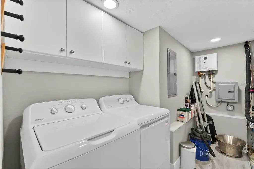 1080 W Peppertree Lane Sarasota FL 34242