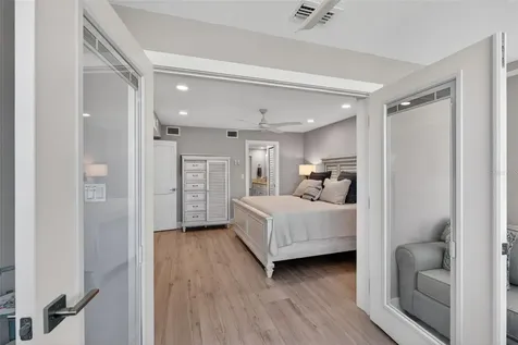 1080 W Peppertree Lane Sarasota FL 34242