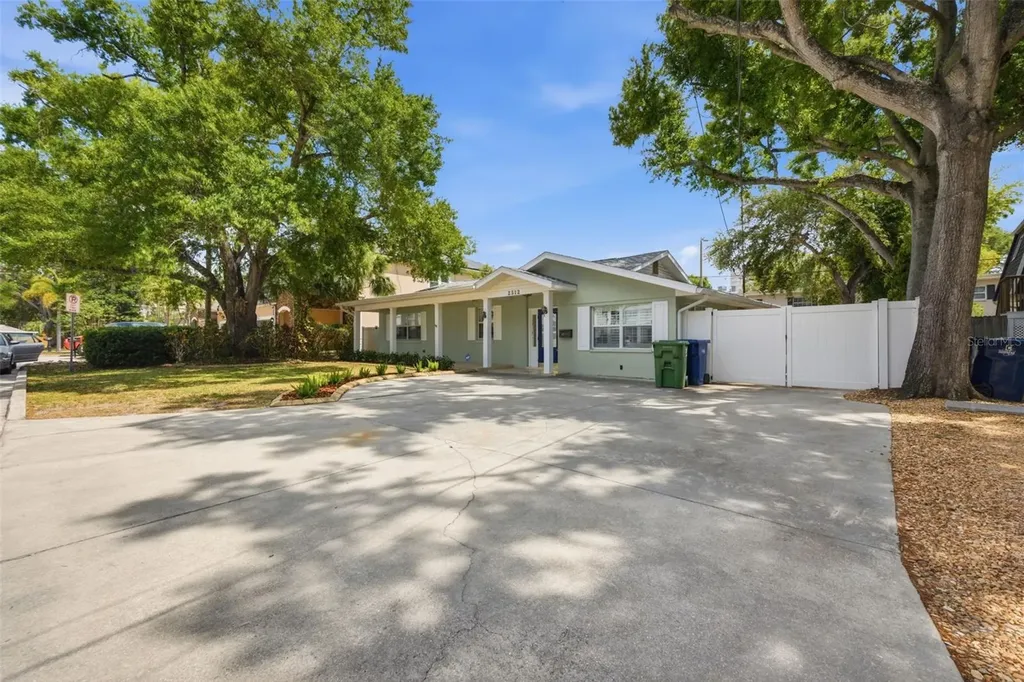 2512 W Kansas Avenue Tampa FL 33629