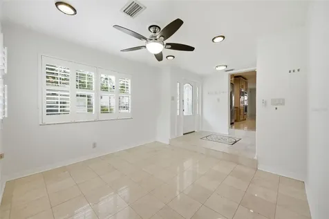 2512 W Kansas Avenue Tampa FL 33629