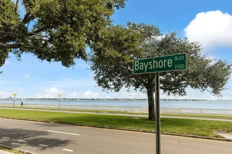2512 W Kansas Avenue Tampa FL 33629