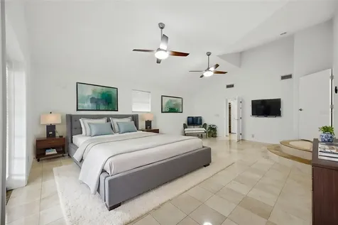 2512 W Kansas Avenue Tampa FL 33629