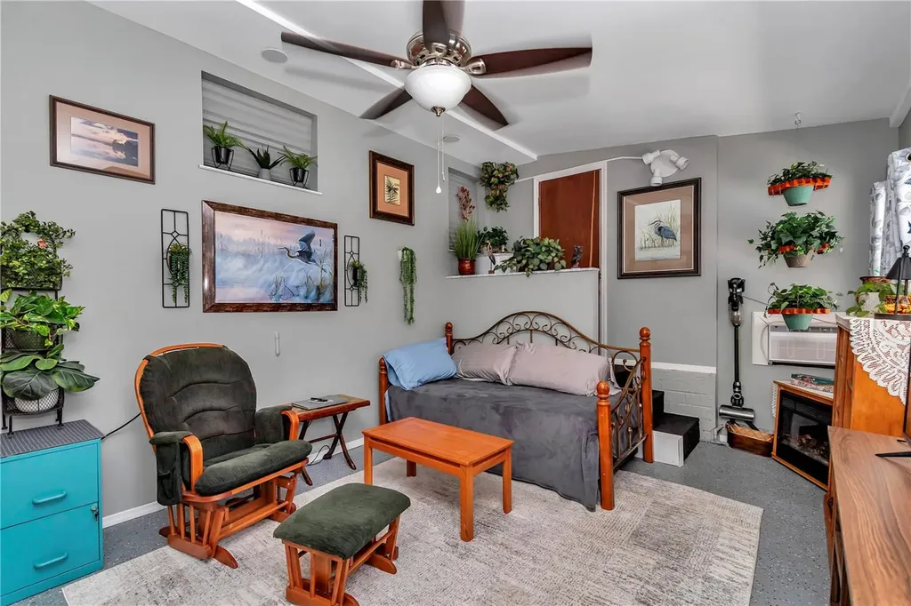 2433 NE 2nd Street Ocala FL 34470