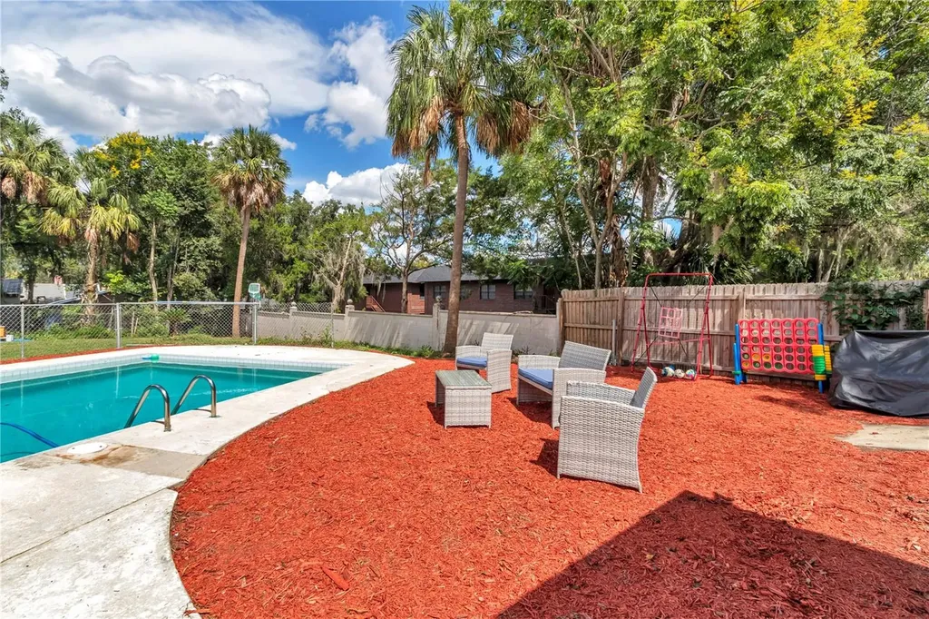 2433 NE 2nd Street Ocala FL 34470