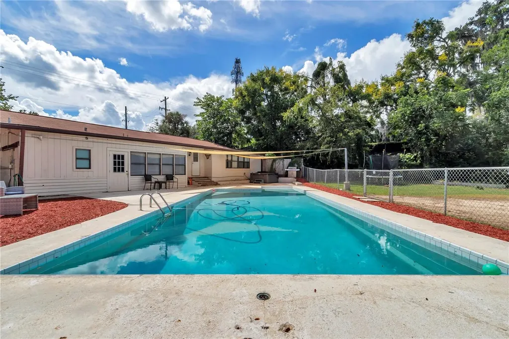 2433 NE 2nd Street Ocala FL 34470