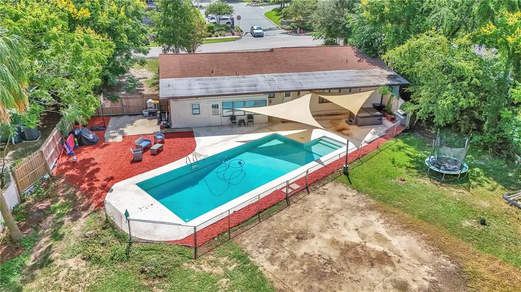 2433 NE 2nd Street Ocala FL 34470