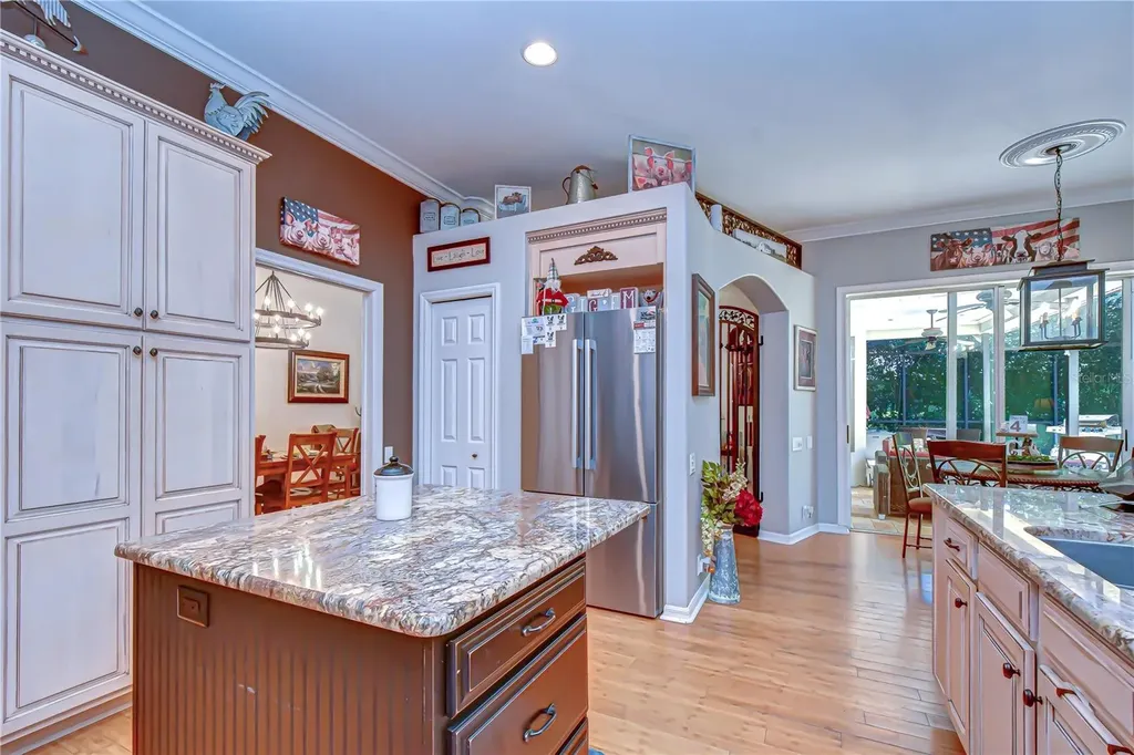5820 Audubon Manor Boulevard Lithia FL 33547