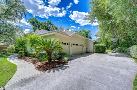 5820 Audubon Manor Boulevard Lithia FL 33547