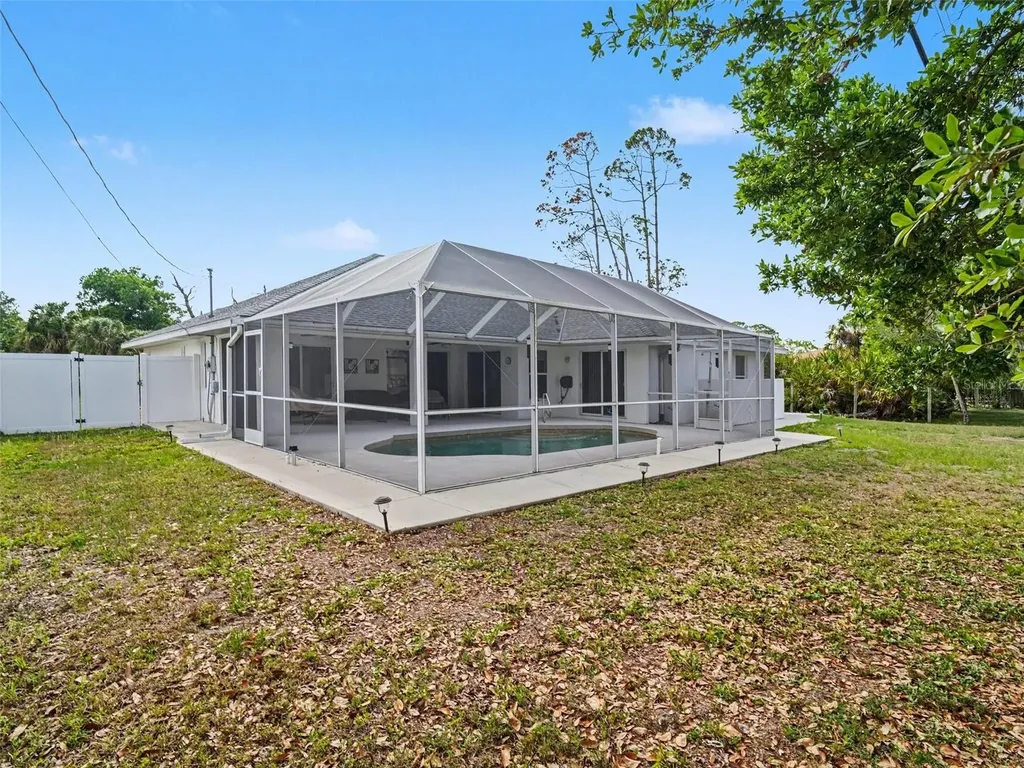 1290 Mccrory Street North Port FL 34286