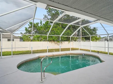 1290 Mccrory Street North Port FL 34286