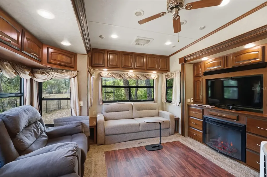 3105 Walk In Water Road Lake Wales FL 33898