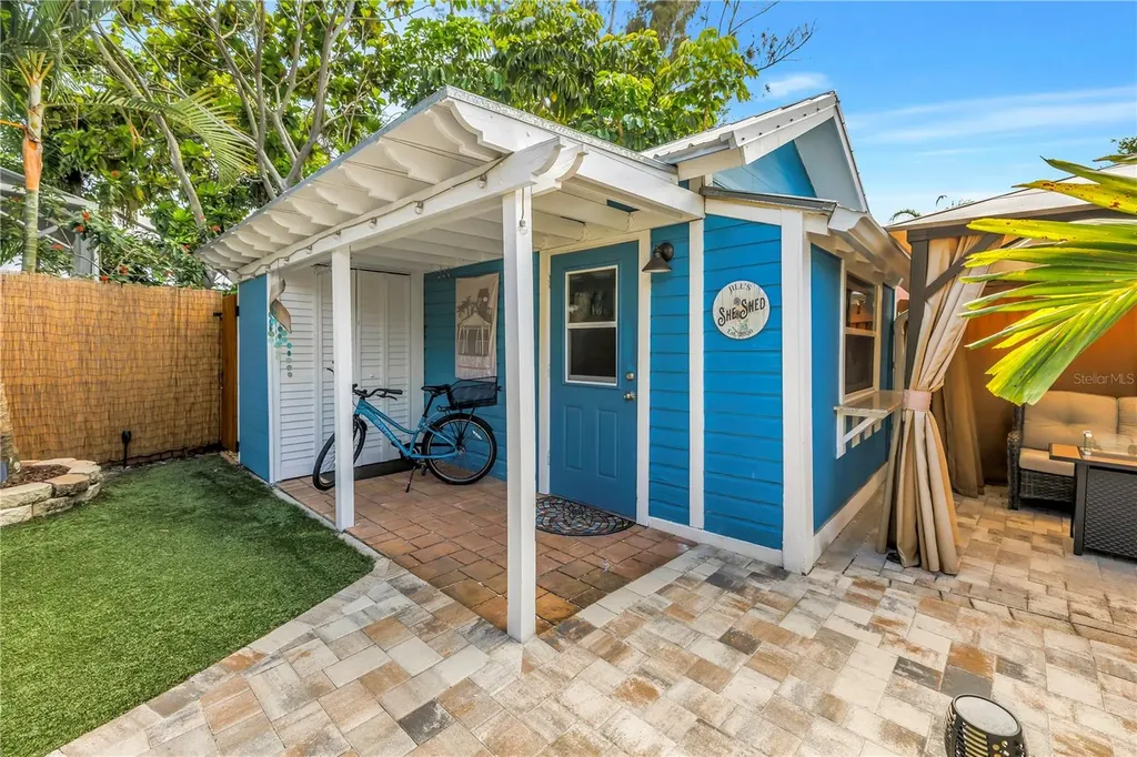 748 11th Avenue N St Petersburg FL 33701