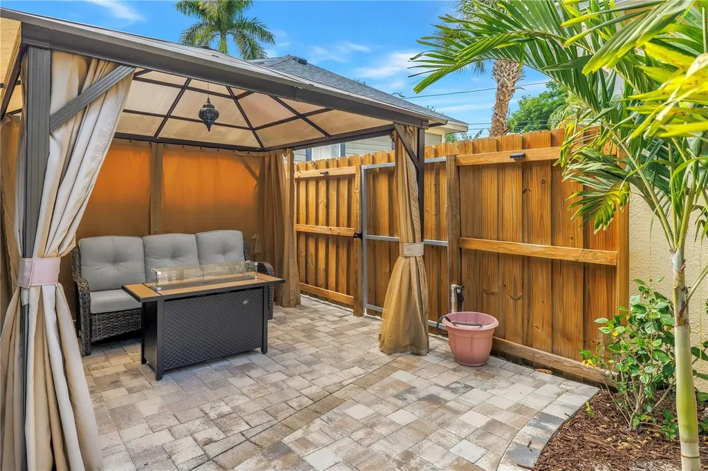 748 11th Avenue N St Petersburg FL 33701