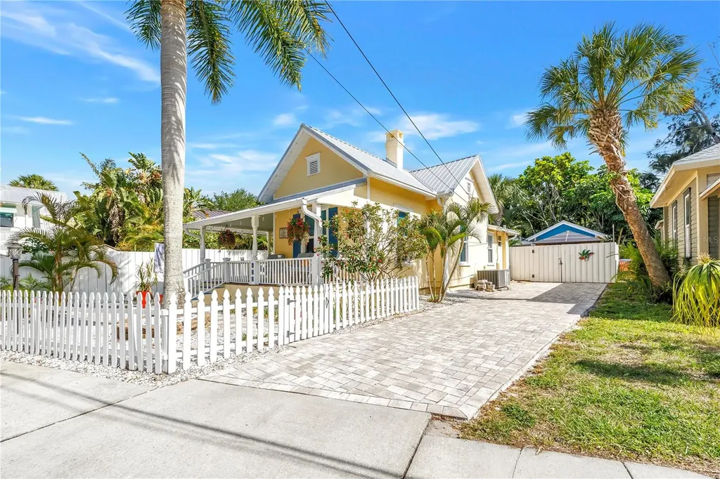748 11th Avenue N St Petersburg FL 33701
