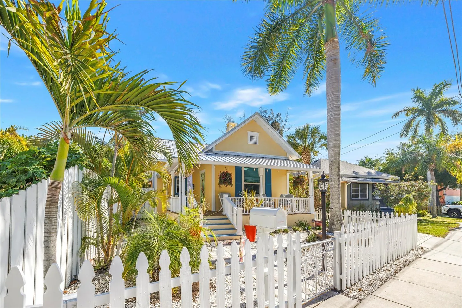 748 11th Avenue N St Petersburg FL 33701
