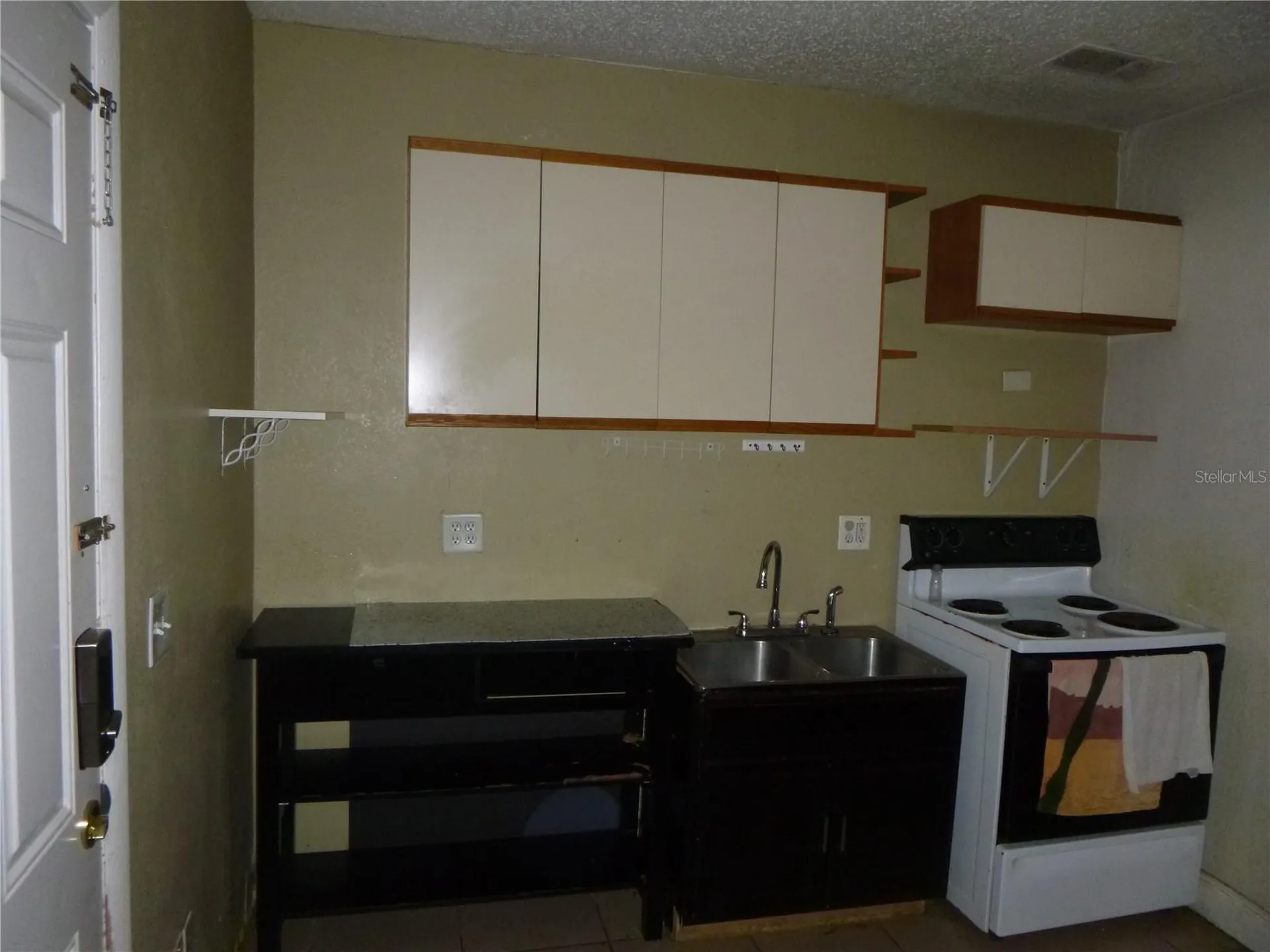 572 Santiago Avenue Orlando FL 32807