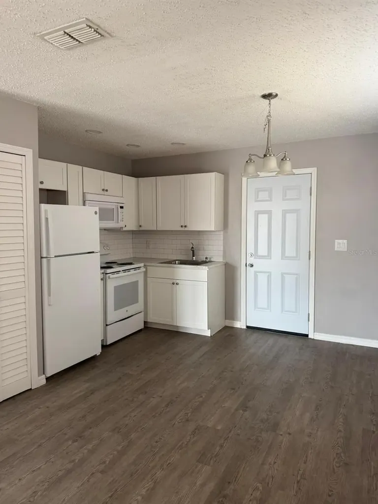 500 Las Palmas Circle Avon Park FL 33825