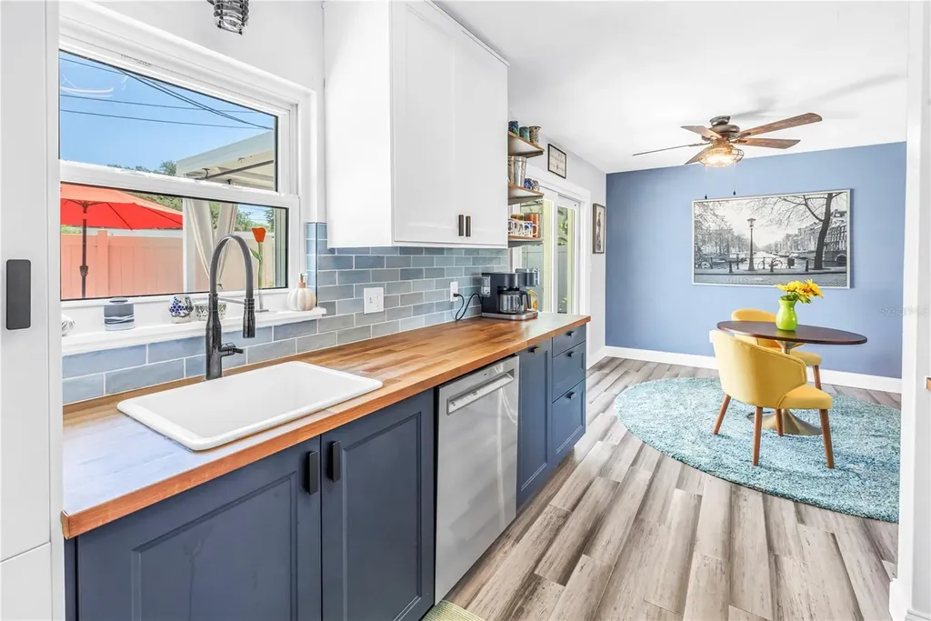 5698 24th Terrace N St Petersburg FL 33710