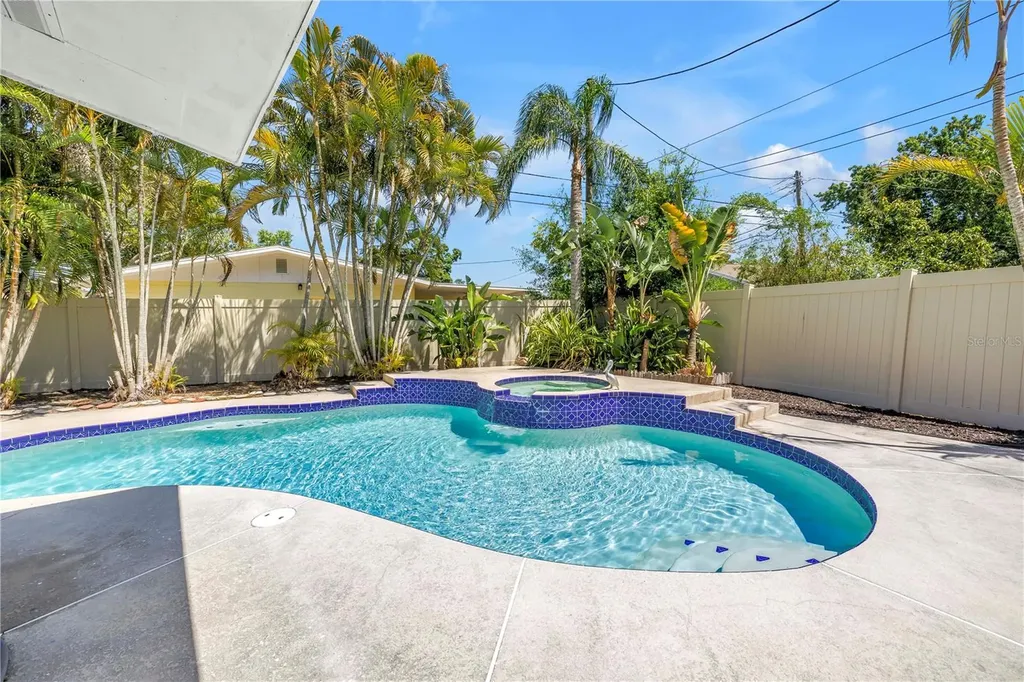 5698 24th Terrace N St Petersburg FL 33710