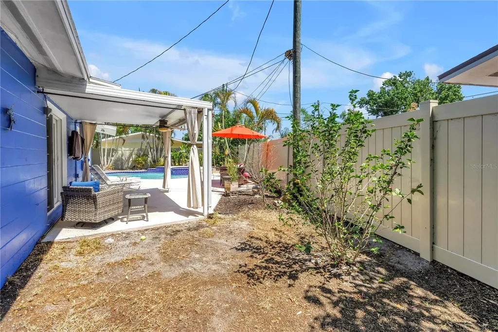 5698 24th Terrace N St Petersburg FL 33710