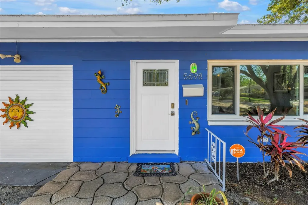 5698 24th Terrace N St Petersburg FL 33710