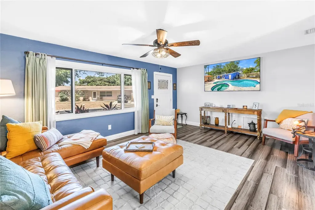 5698 24th Terrace N St Petersburg FL 33710