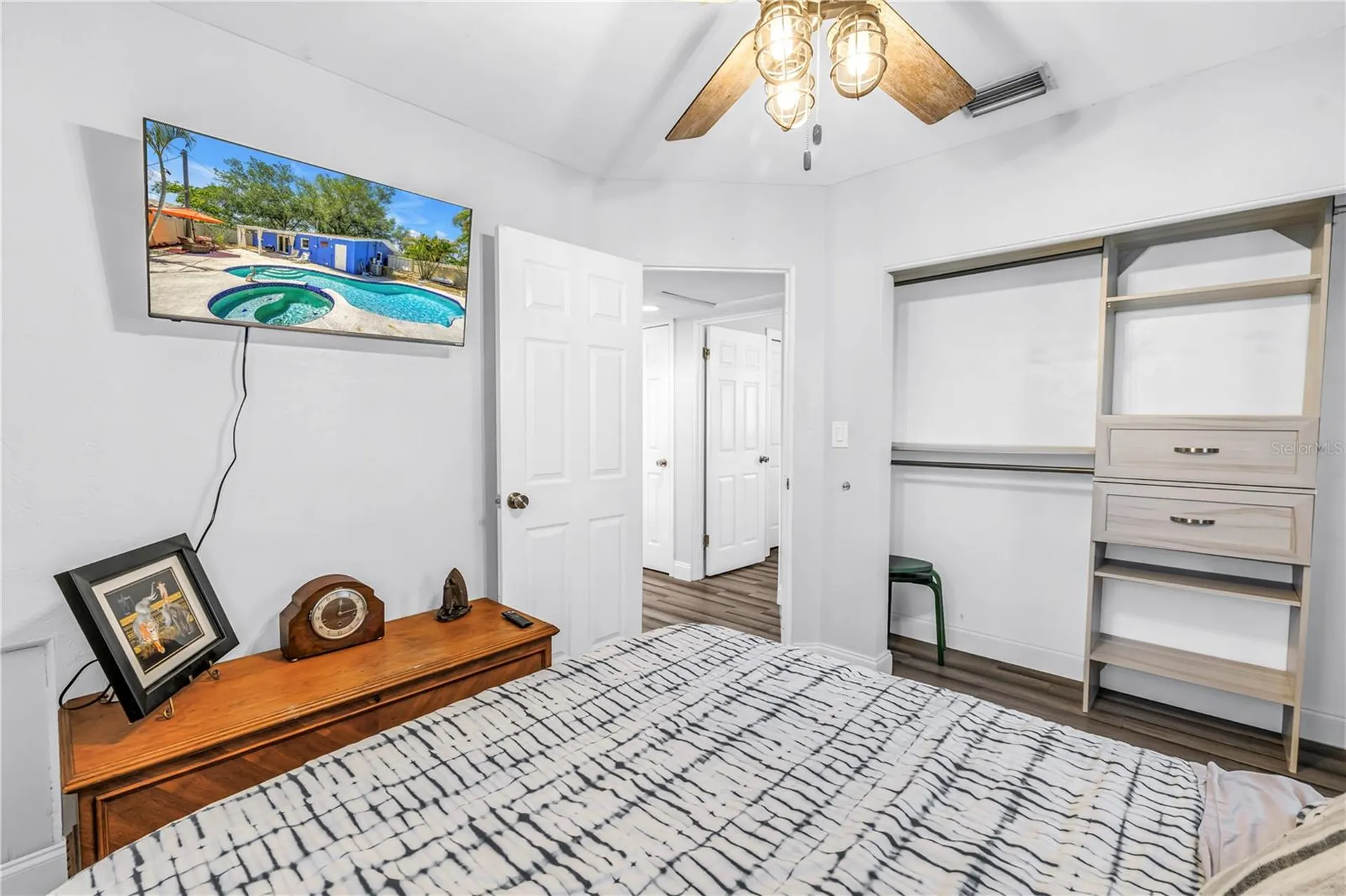5698 24th Terrace N St Petersburg FL 33710
