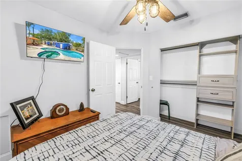 5698 24th Terrace N St Petersburg FL 33710