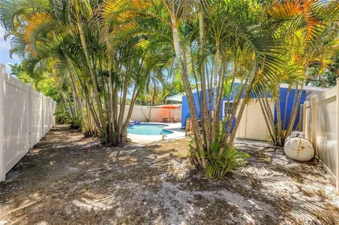 5698 24th Terrace N St Petersburg FL 33710