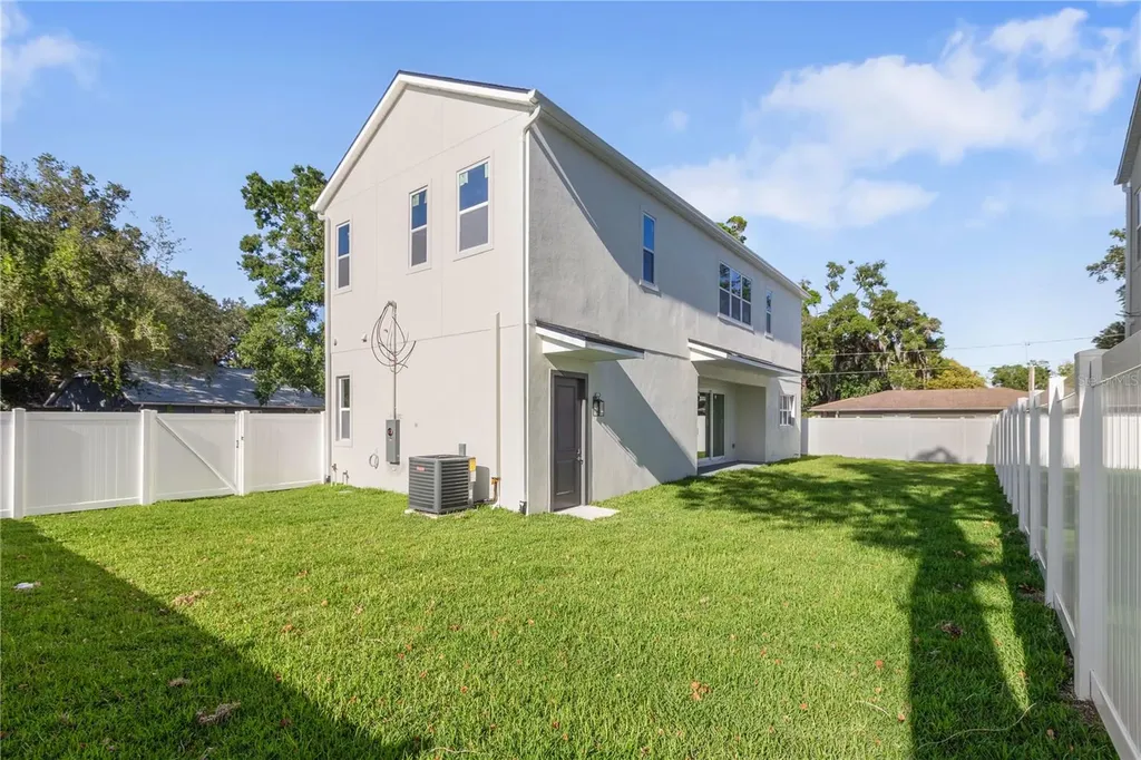 1517 Escort Avenue Tampa FL 33610