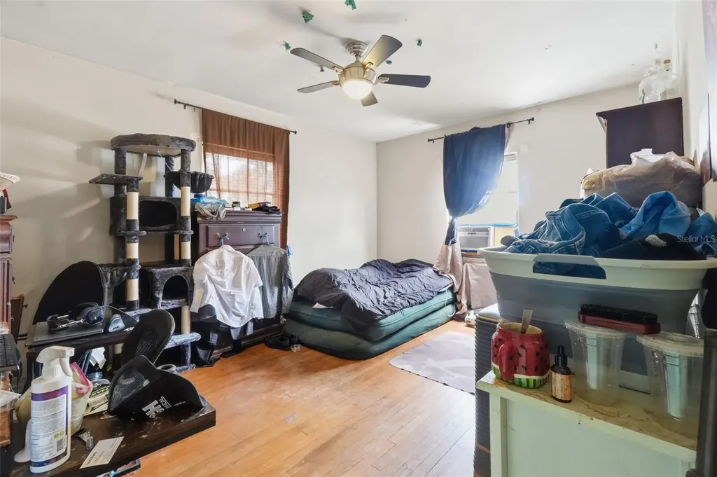 329 Kingston Street S St Petersburg FL 33711
