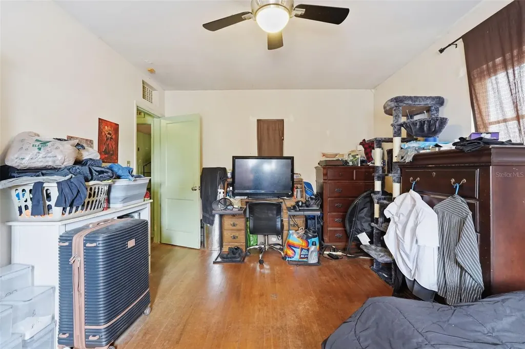 329 Kingston Street S St Petersburg FL 33711