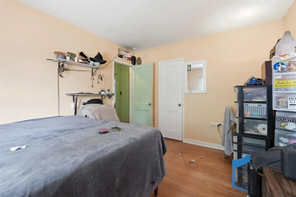 329 Kingston Street S St Petersburg FL 33711