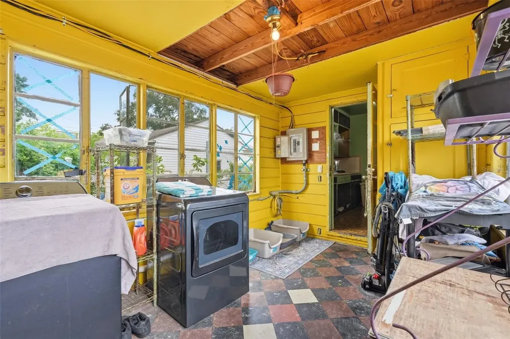 329 Kingston Street S St Petersburg FL 33711