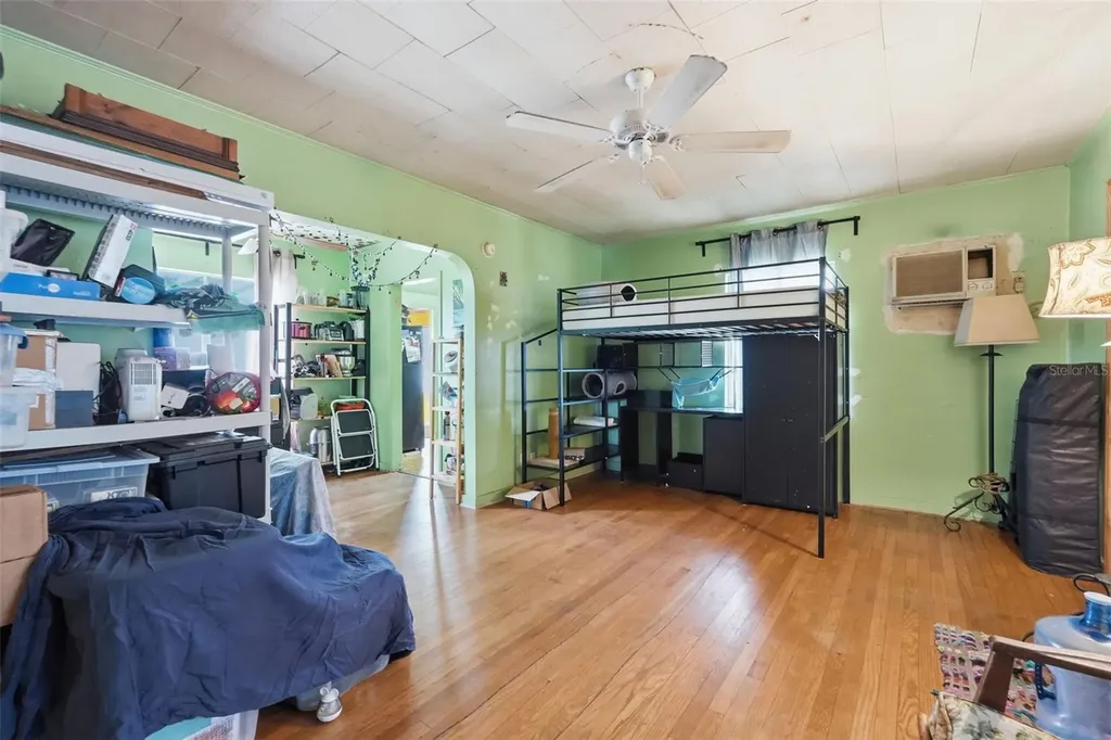 329 Kingston Street S St Petersburg FL 33711