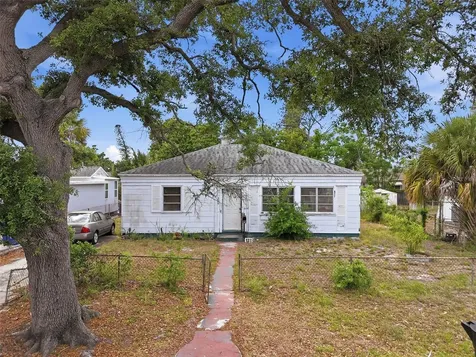 329 Kingston Street S St Petersburg FL 33711
